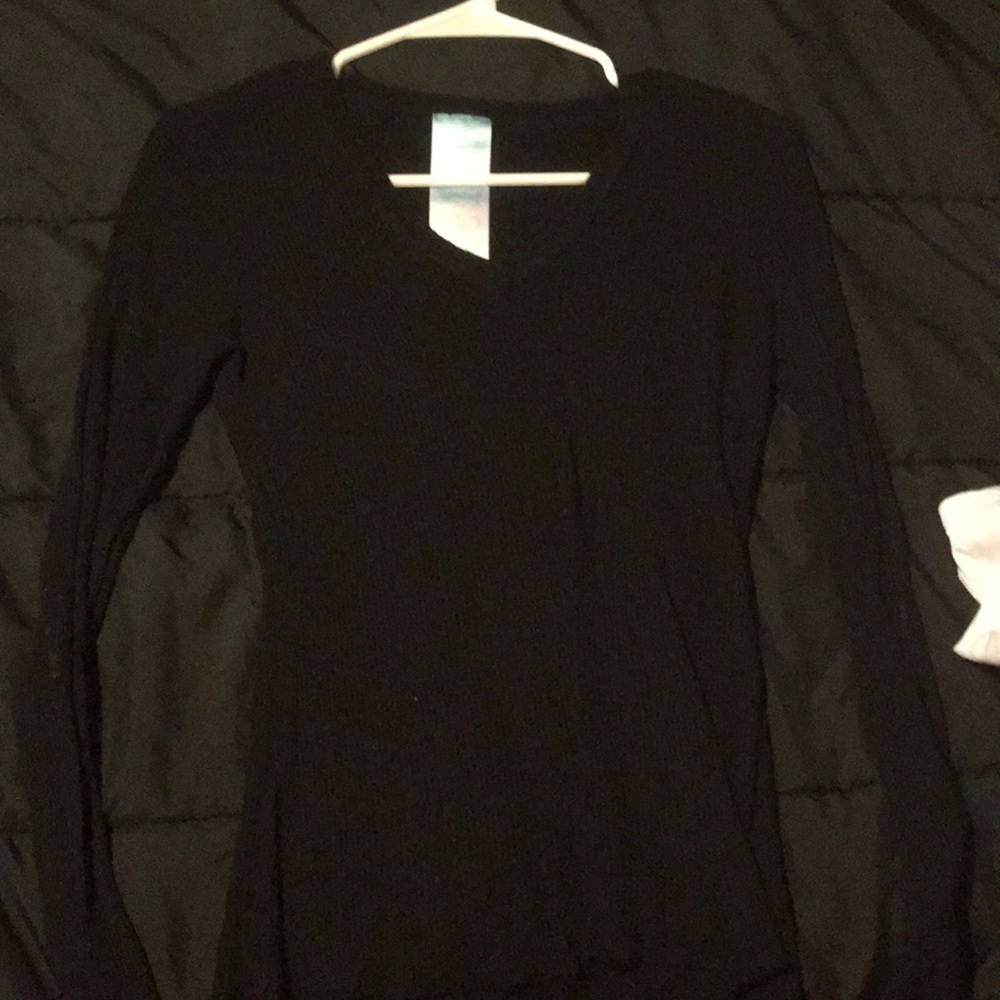 Black long sleeve t-shirt